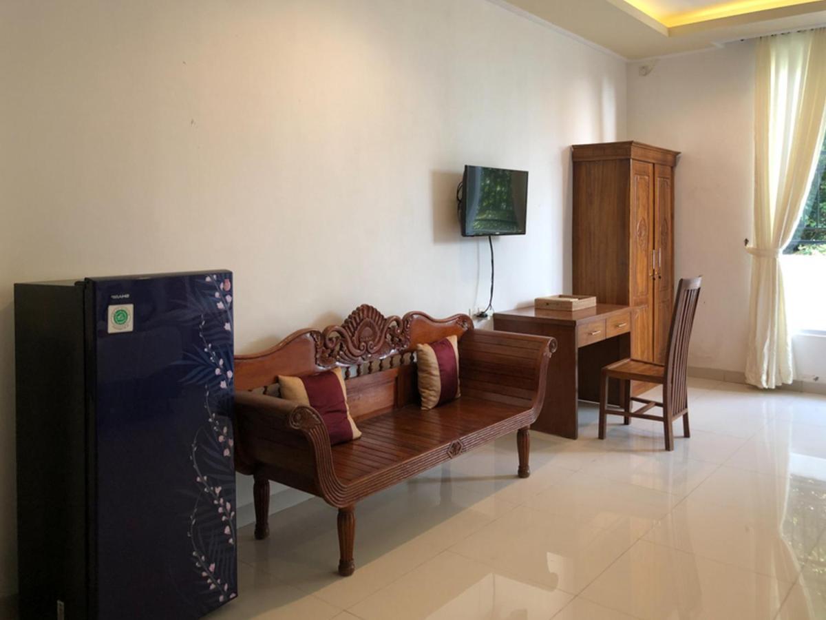 Reddoorz Plus Near Dreamland Beach Jimbaran Exterior foto